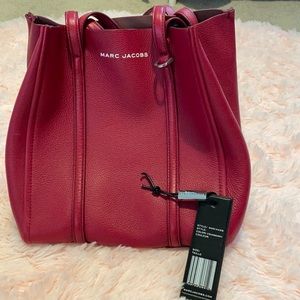 Never carried Marc Jacobs leather shoulder bag